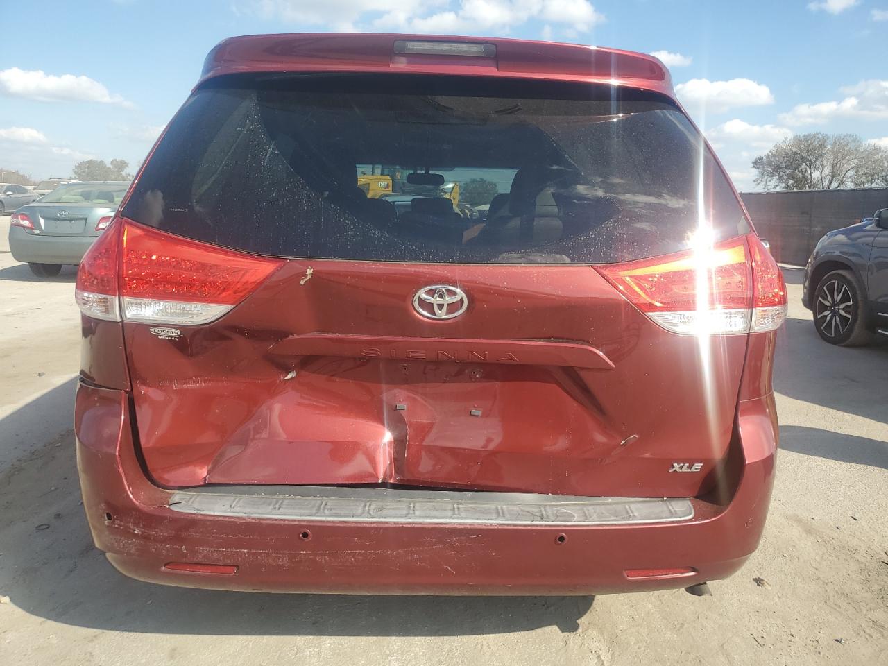 2011 Toyota Sienna - Image 6
