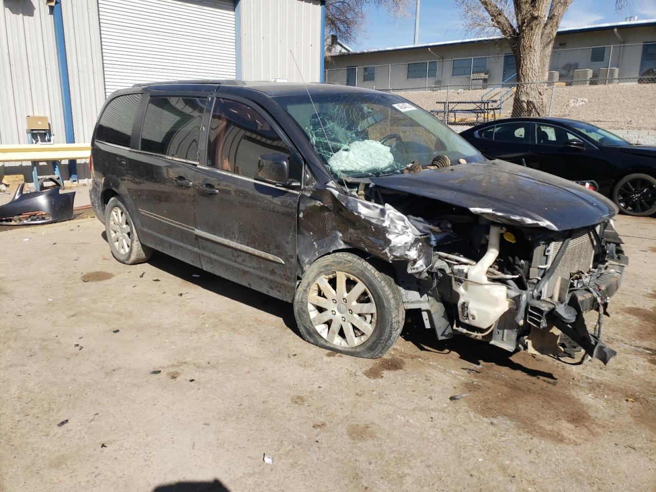 2015 Chrysler Town & Country - Image 4