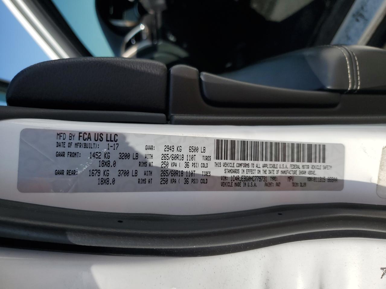 2017 Jeep Grand Cherokee - Image 15