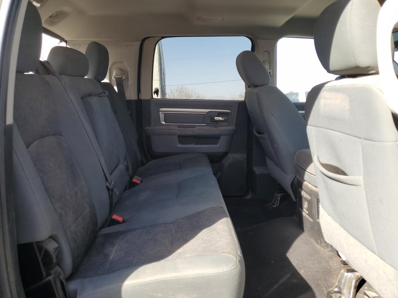 2015 RAM 2500 - Image 10