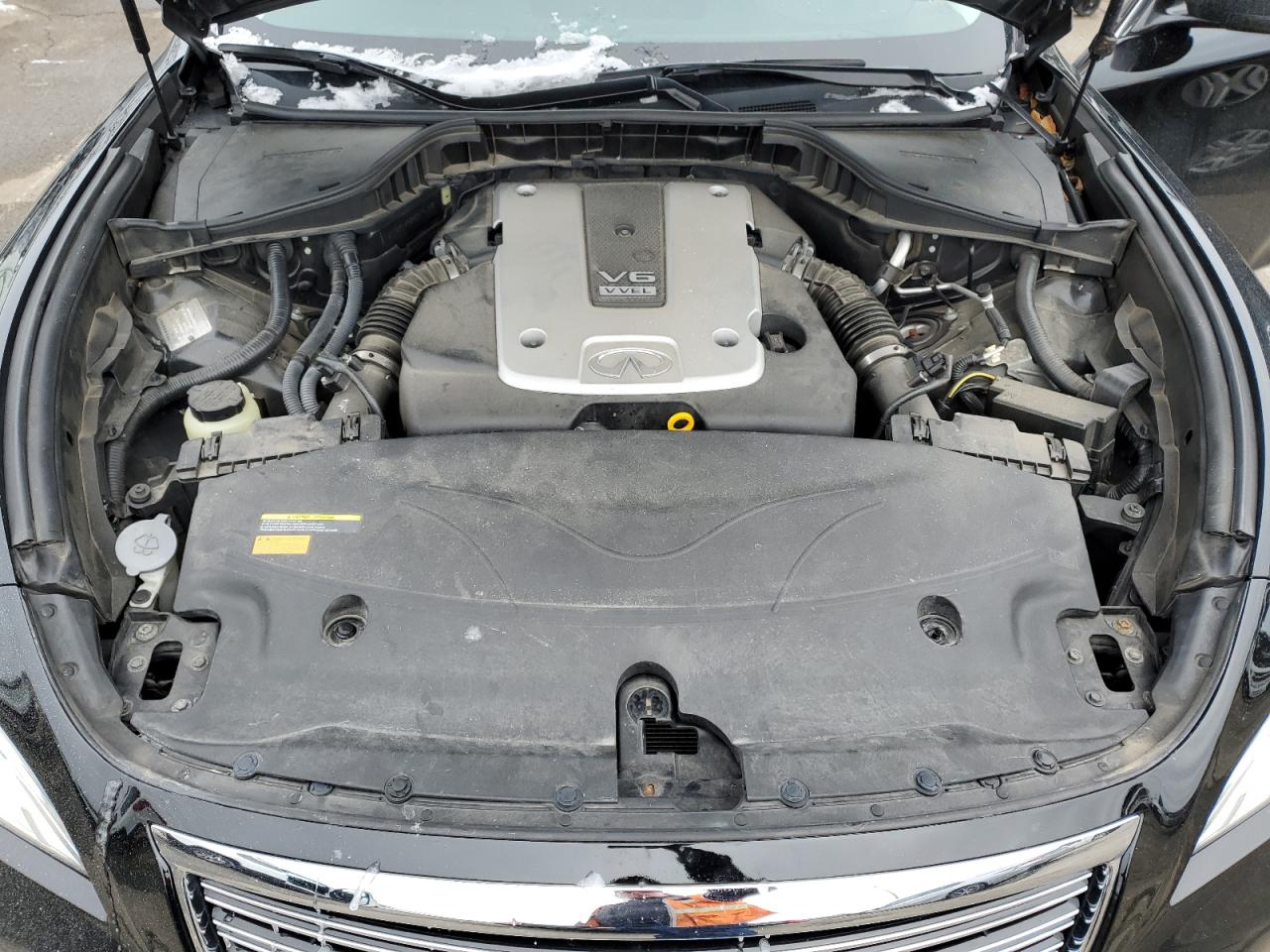 2011 Infiniti M - Image 11
