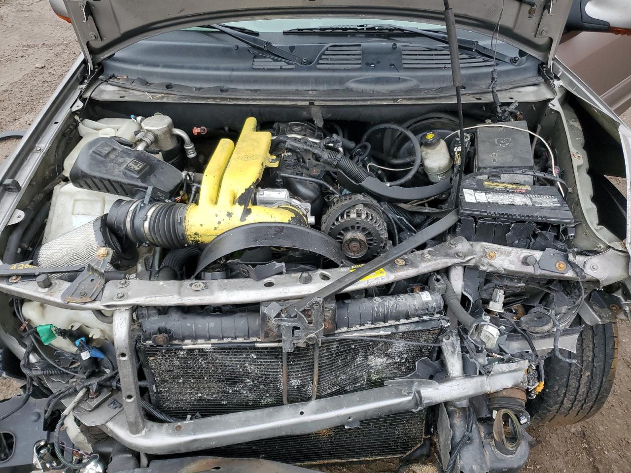 2005 Buick Rainer - Image 12