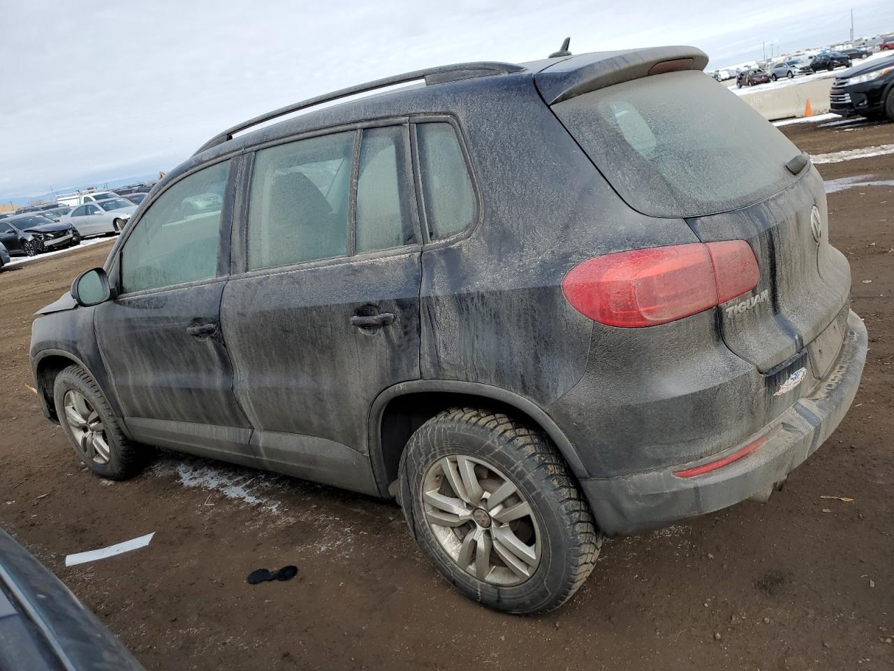 2016 Volkswagen Tiguan - Image 2