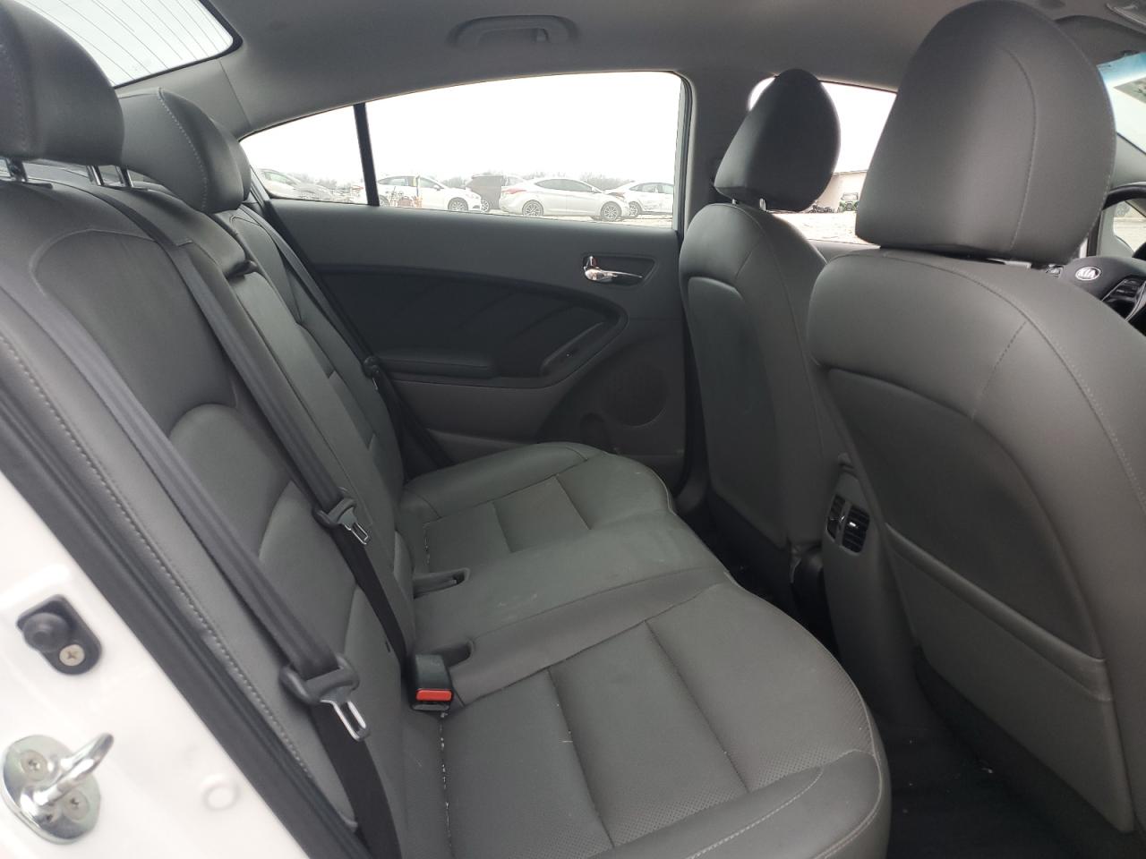 2018 Kia Forte - Image 10