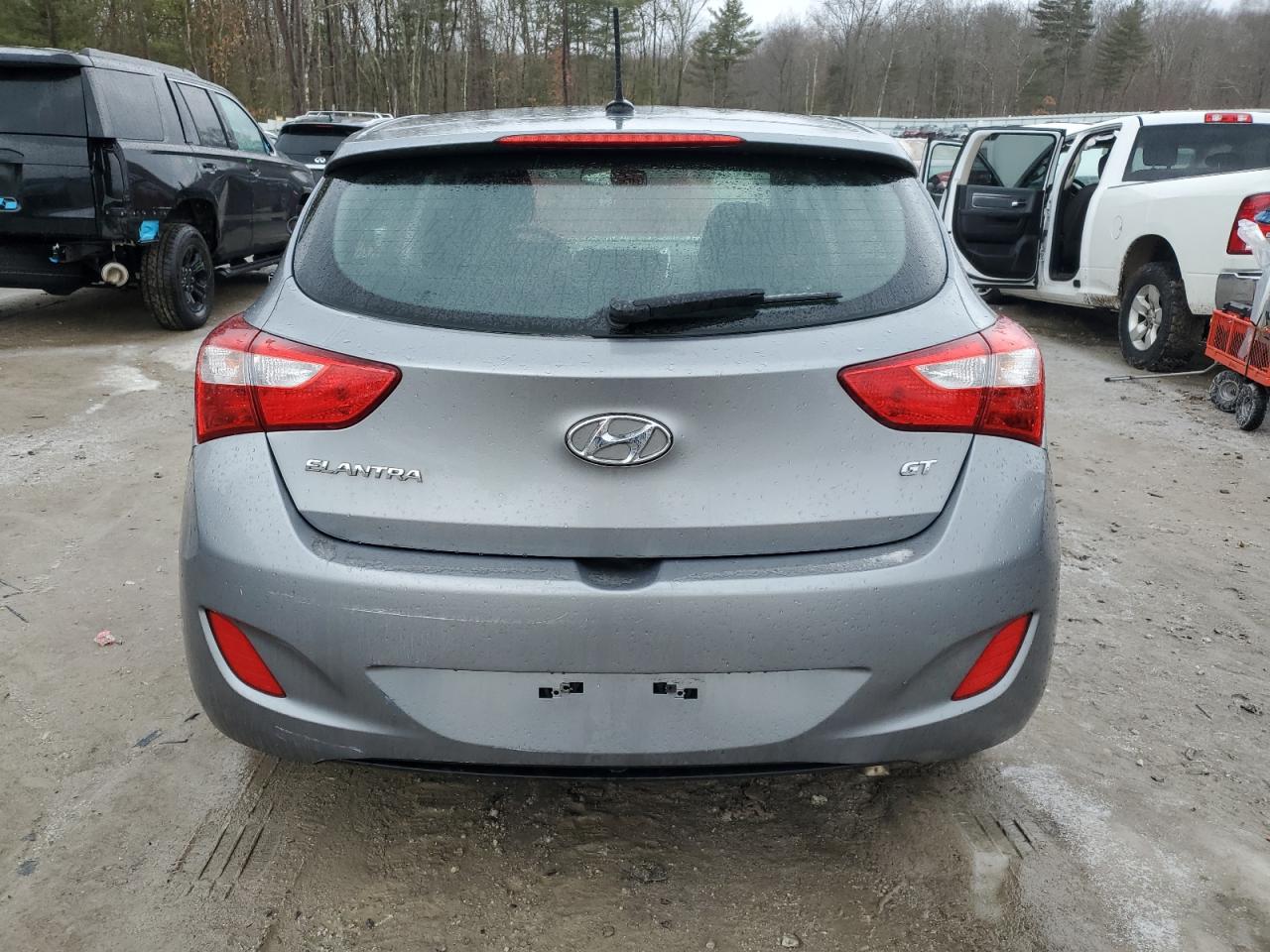 2014 Hyundai Elantra - Image 6