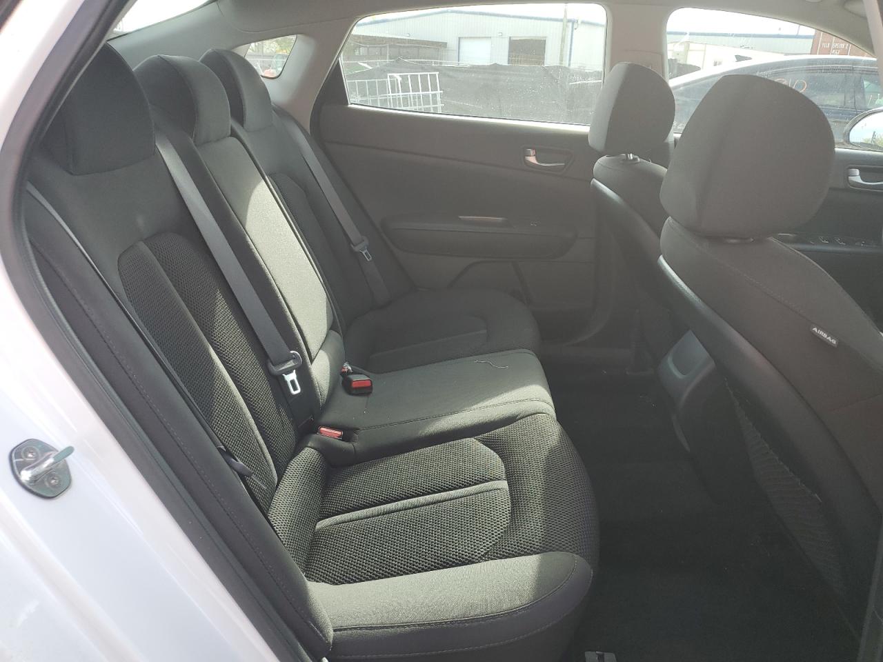 2019 Kia Optima - Image 10