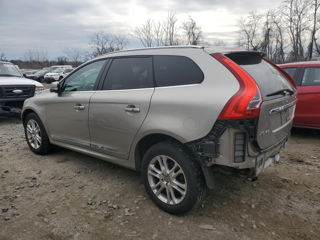 2015 Volvo XC60 - Image 2