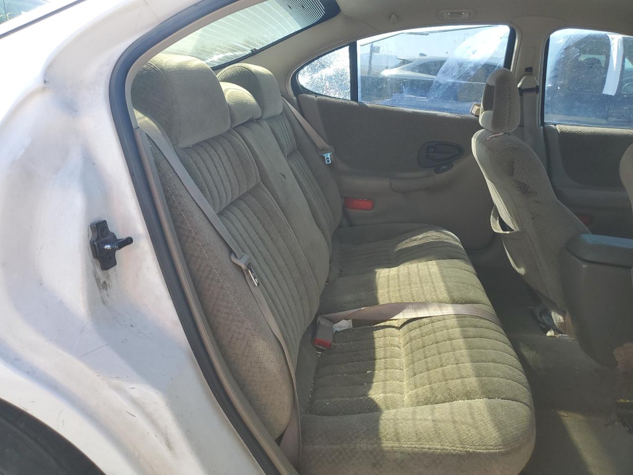 2001 Pontiac Grand Prix - Image 11