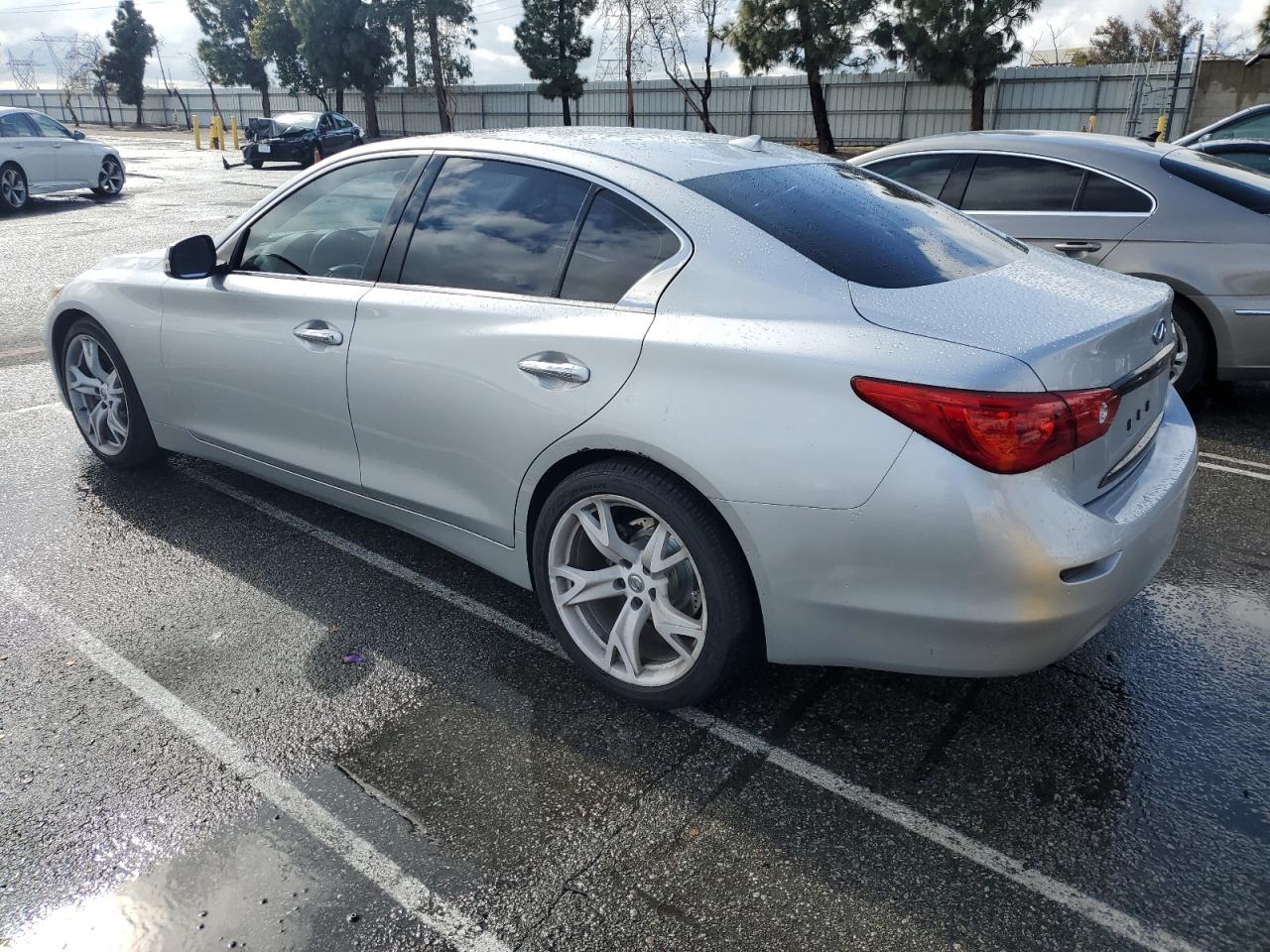 2015 Infiniti Q50 - Image 2