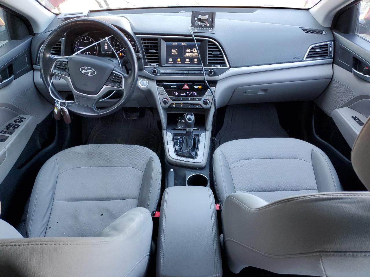 2017 Hyundai Elantra - Image 8