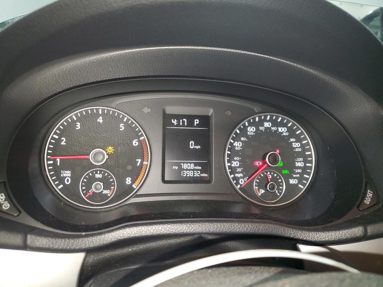 2014 Volkswagen Passat - Image 9