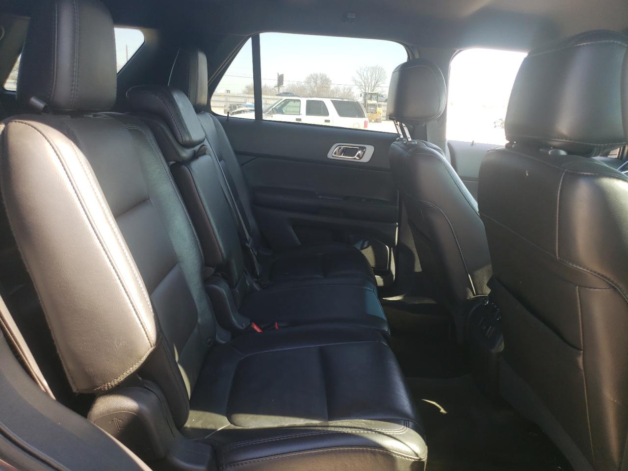 2015 Ford Explorer - Image 11