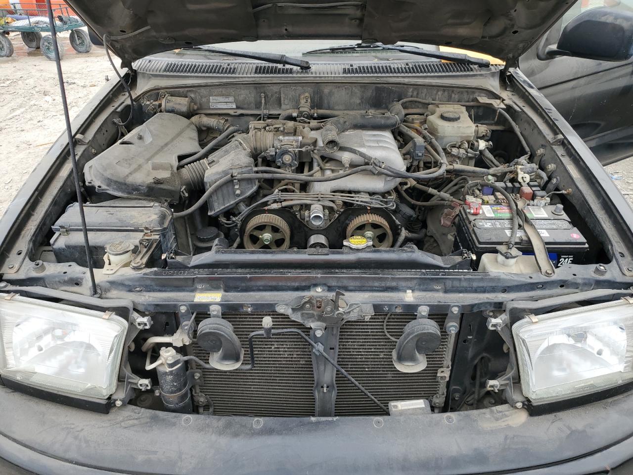 2001 Toyota 4Runner - Image 12