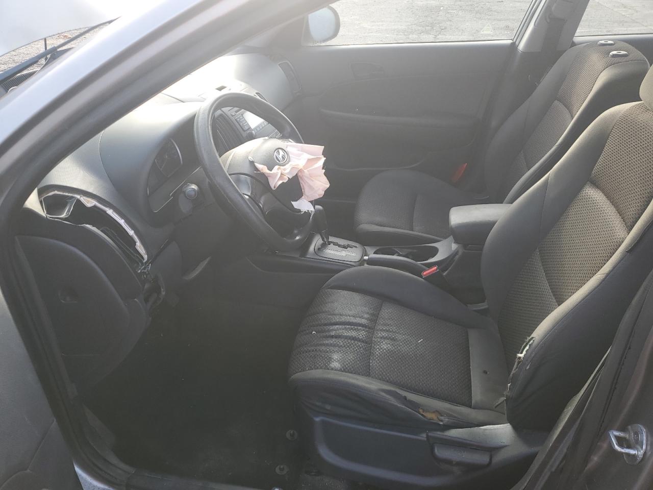 2012 Hyundai Elantra - Image 7
