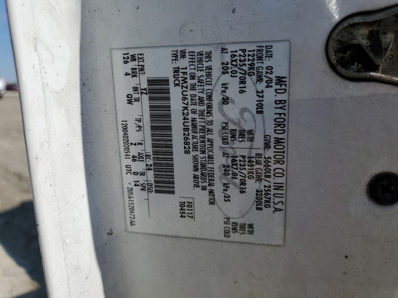 2004 Ford Explorer - Image 12