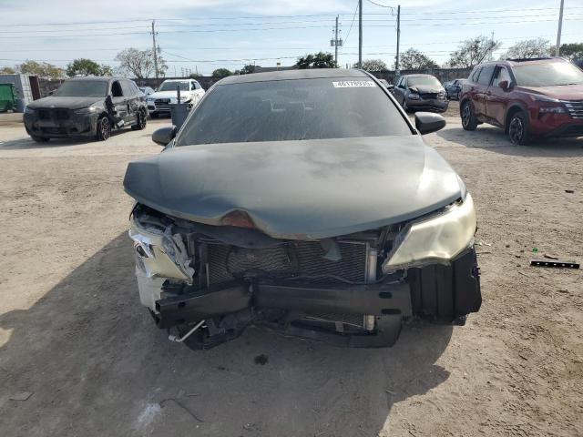 Седаны TOYOTA CAMRY 2014 Серый