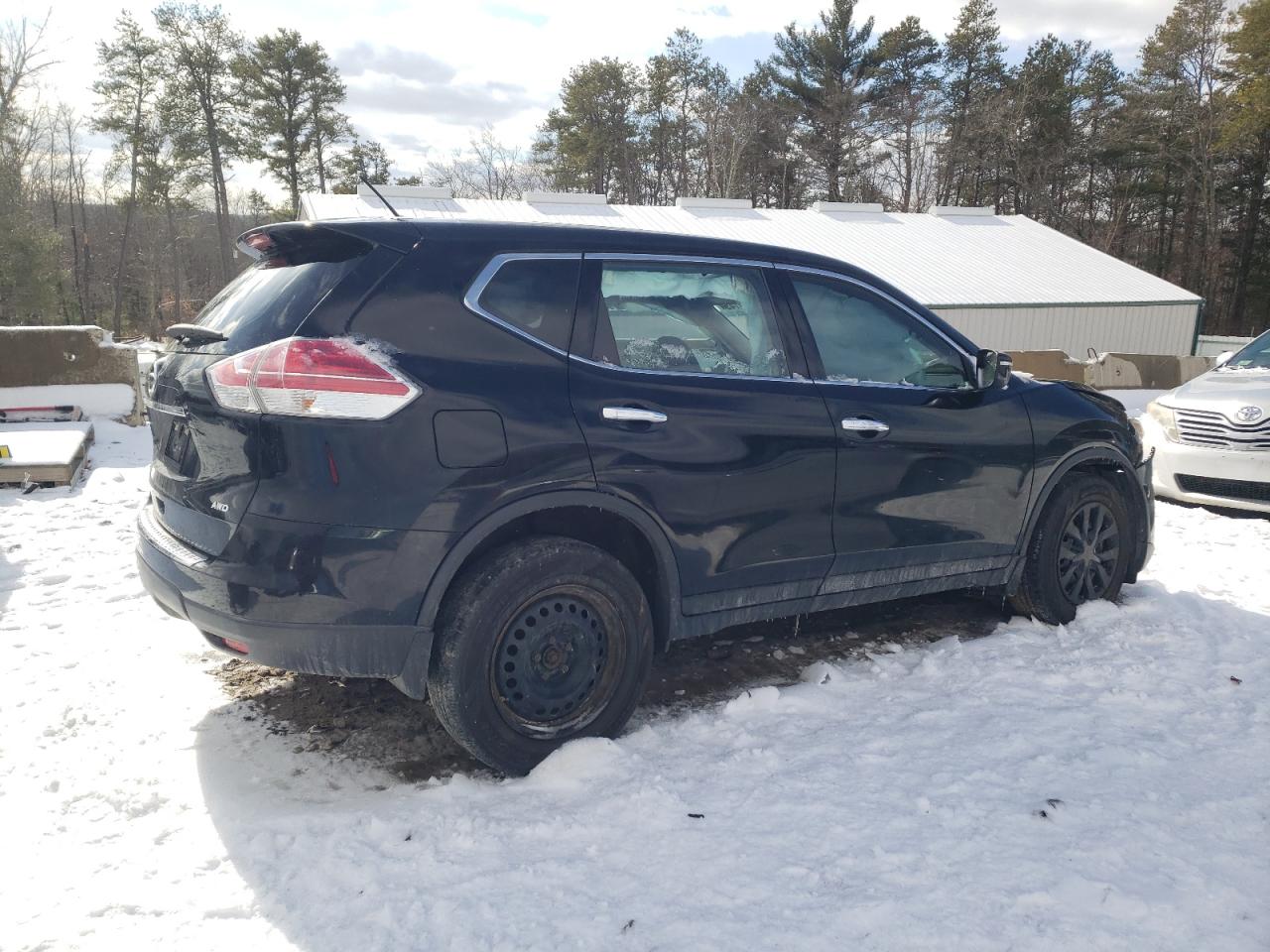 2015 Nissan Rogue - Image 3