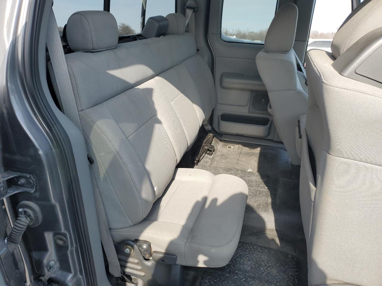 2005 Ford F-150 - Image 10