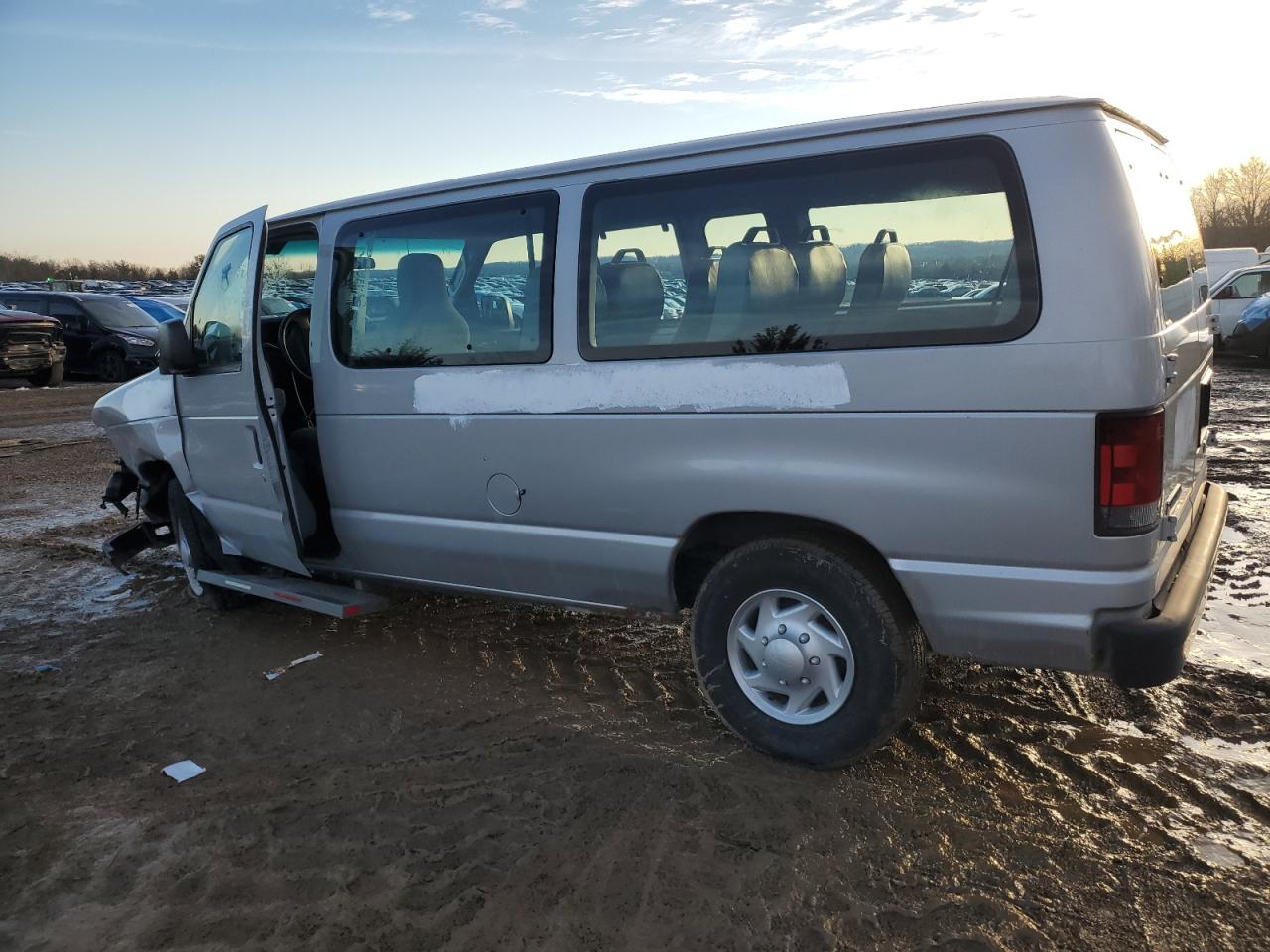 2011 Ford Econoline - Image 2
