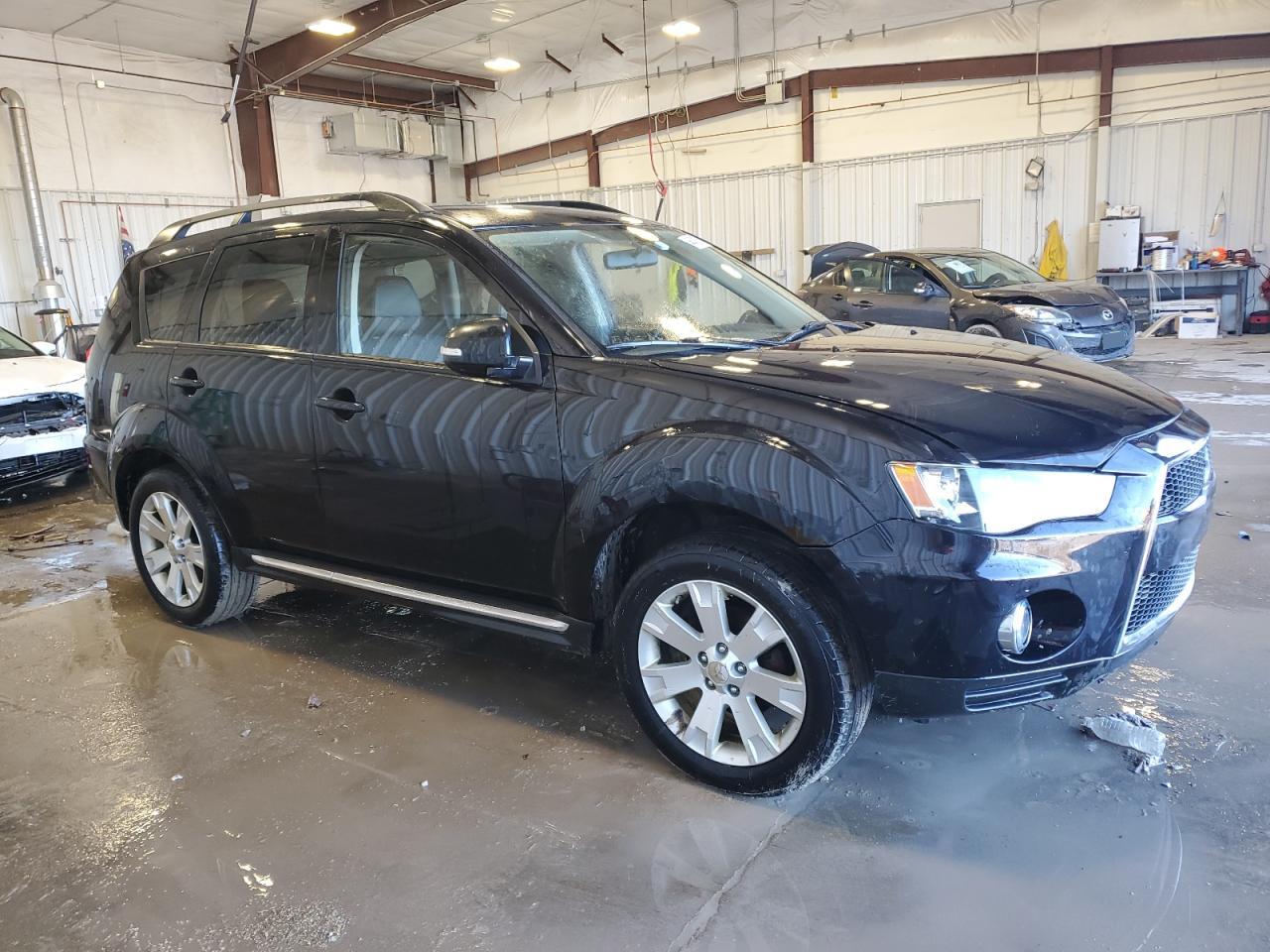 2013 Mitsubishi Outlander - Image 4