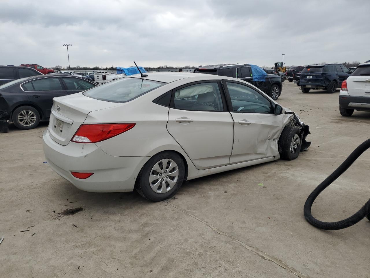 2016 Hyundai Accent - Image 3