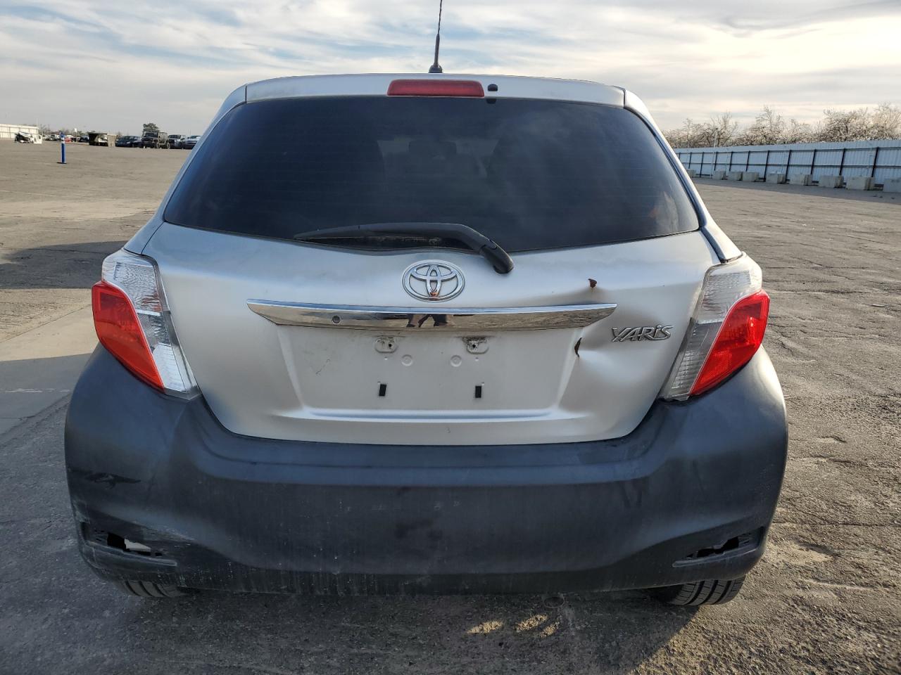 2013 Toyota Yaris - Image 6