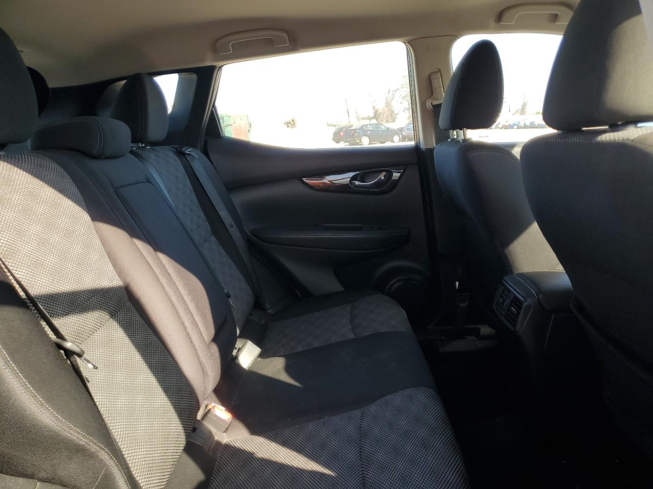 2019 Nissan Rogue - Image 11