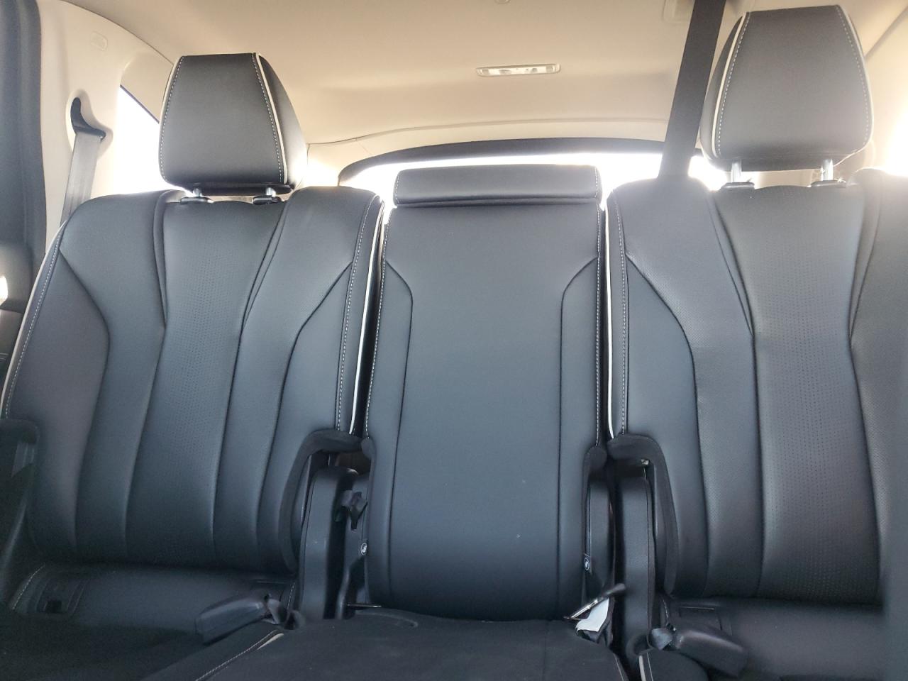 2022 Acura MDX - Image 10