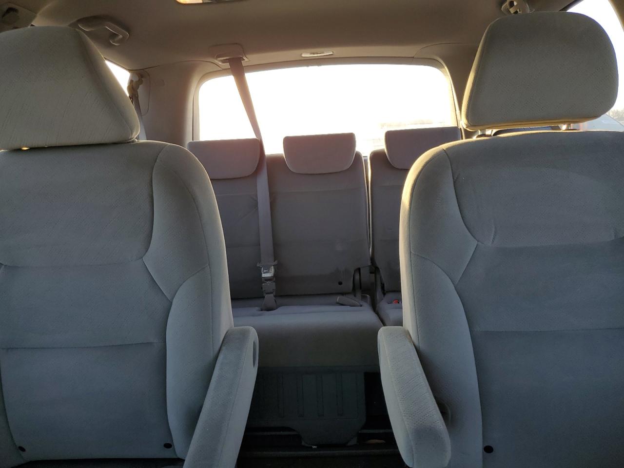 2010 Honda Odyssey - Image 10
