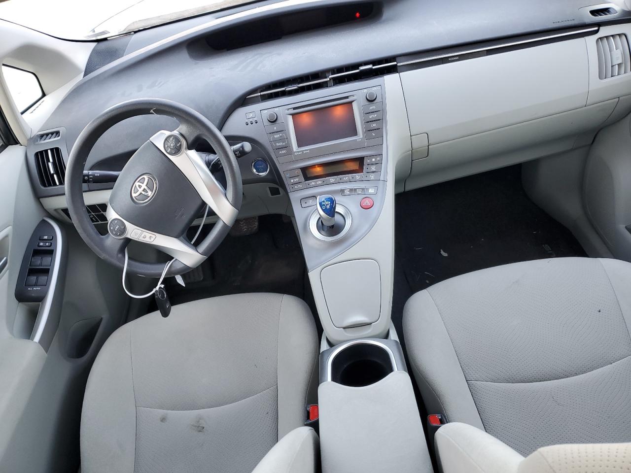2014 Toyota Prius - Image 8