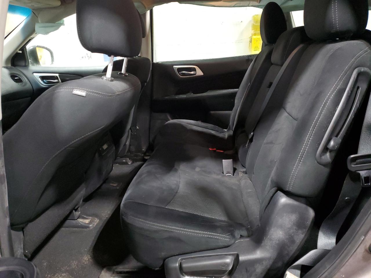 2015 Nissan Pathfinder - Image 11