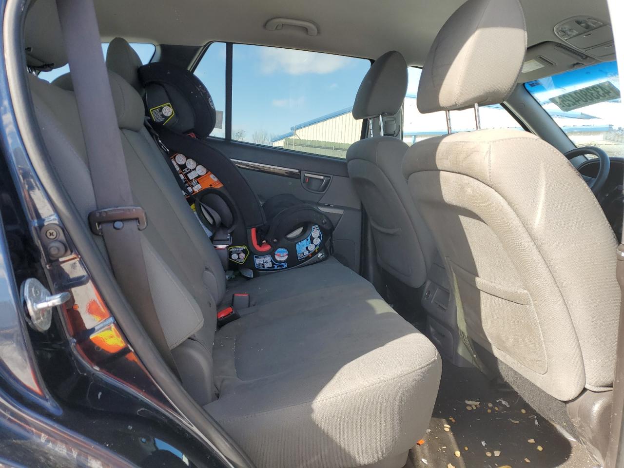 2011 Hyundai Santa Fe - Image 11