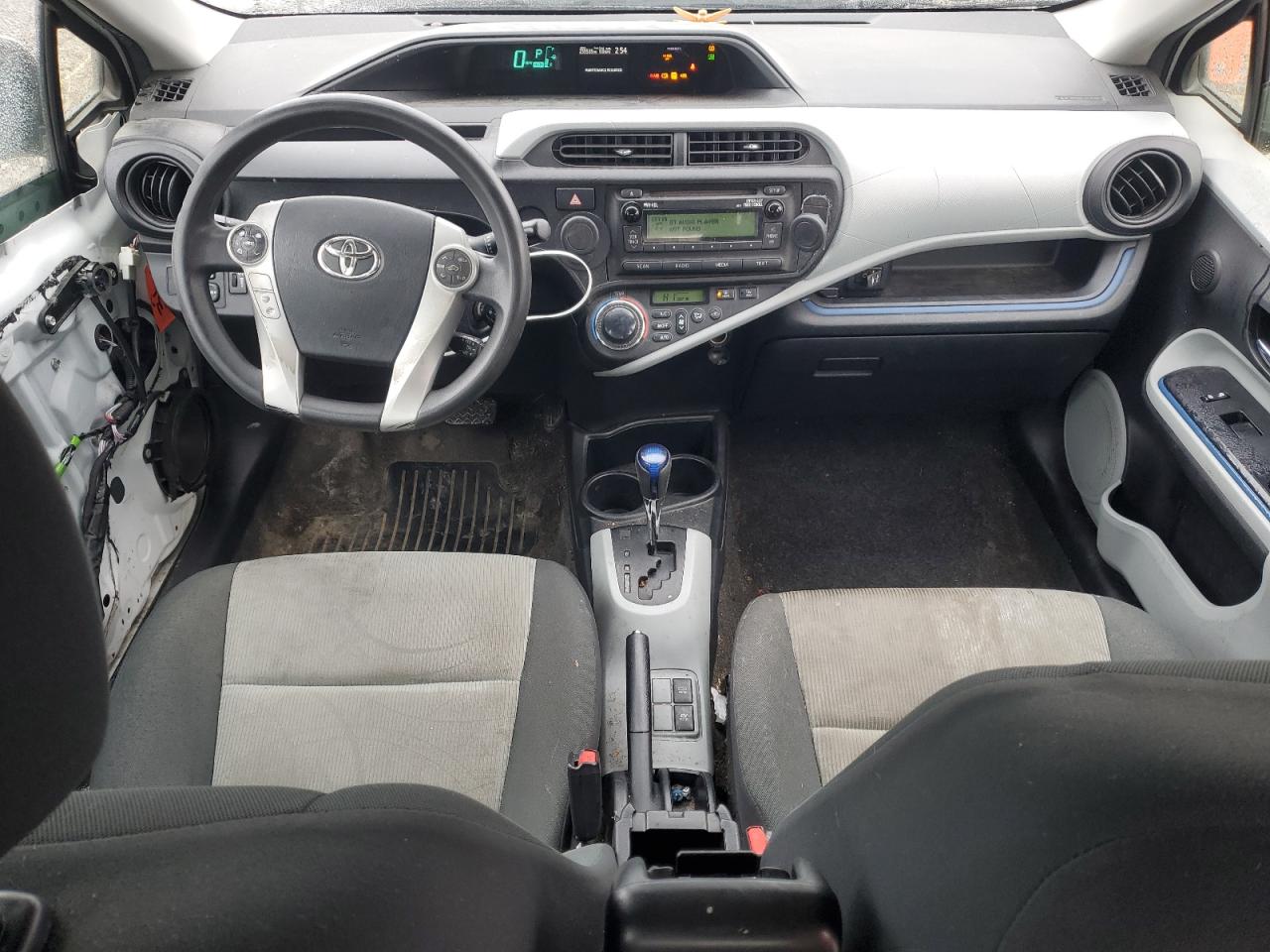 2012 Toyota Prius - Image 8