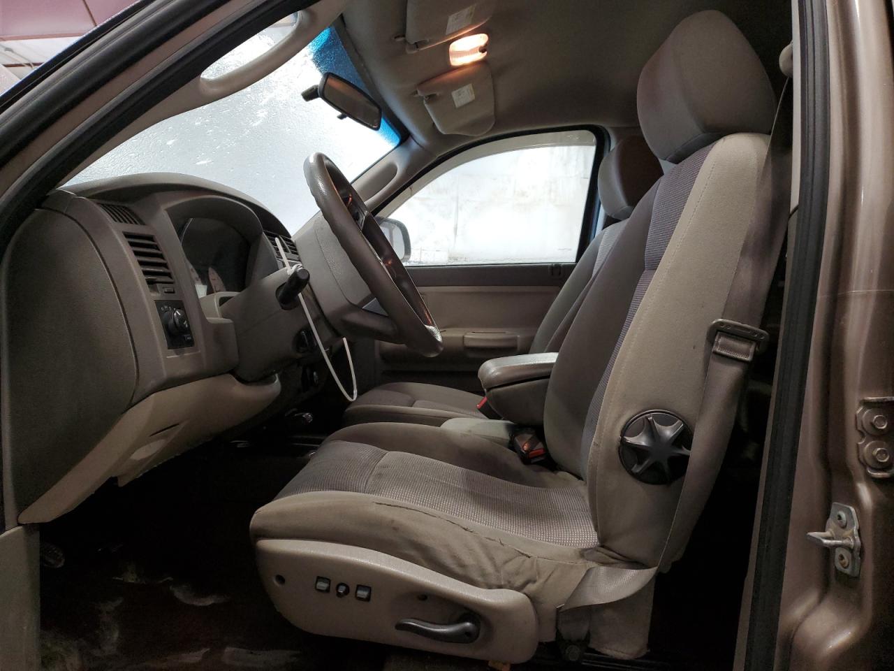 2010 Dodge Dakota - Image 7