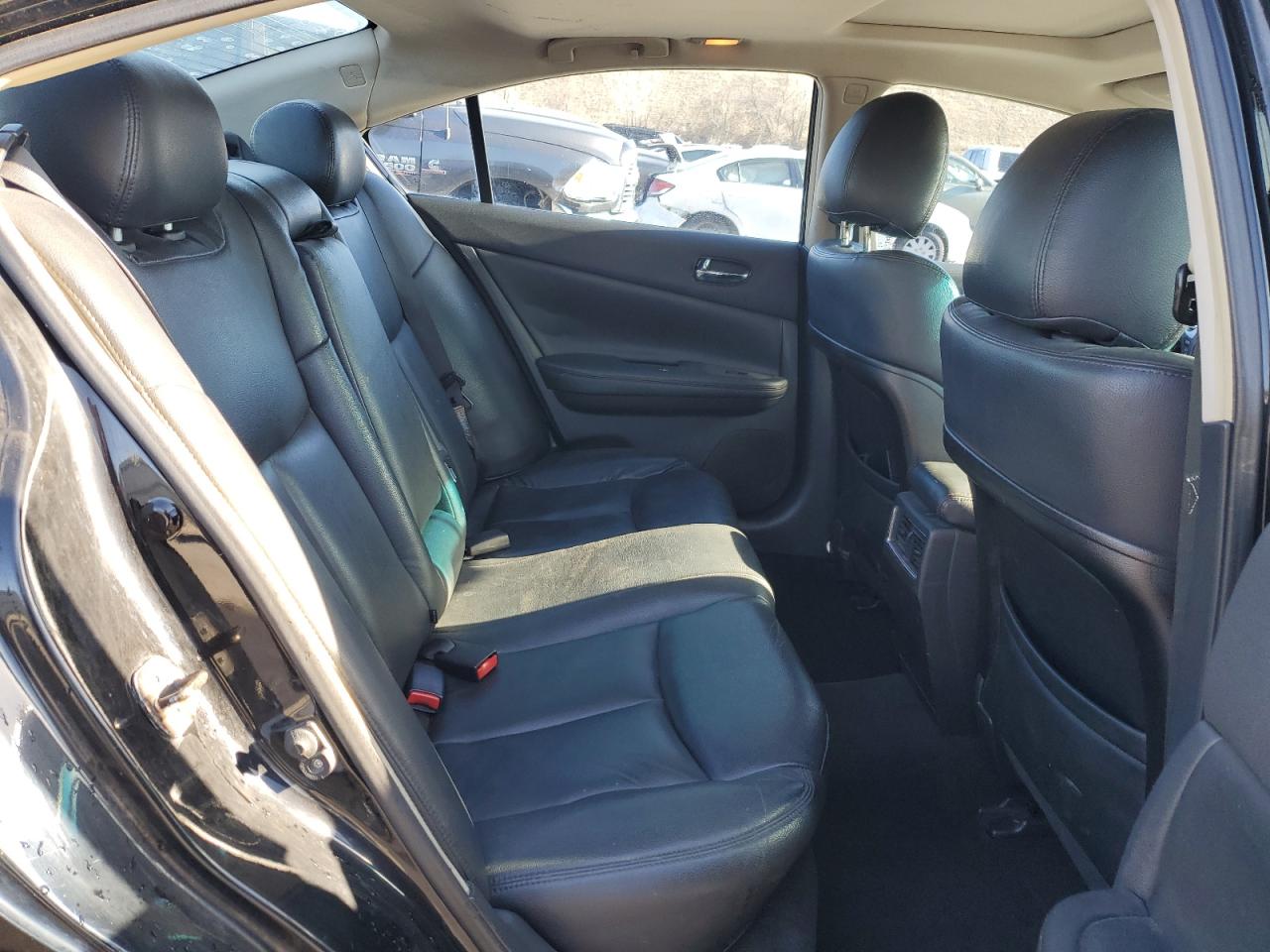 2010 Nissan Maxima - Image 10