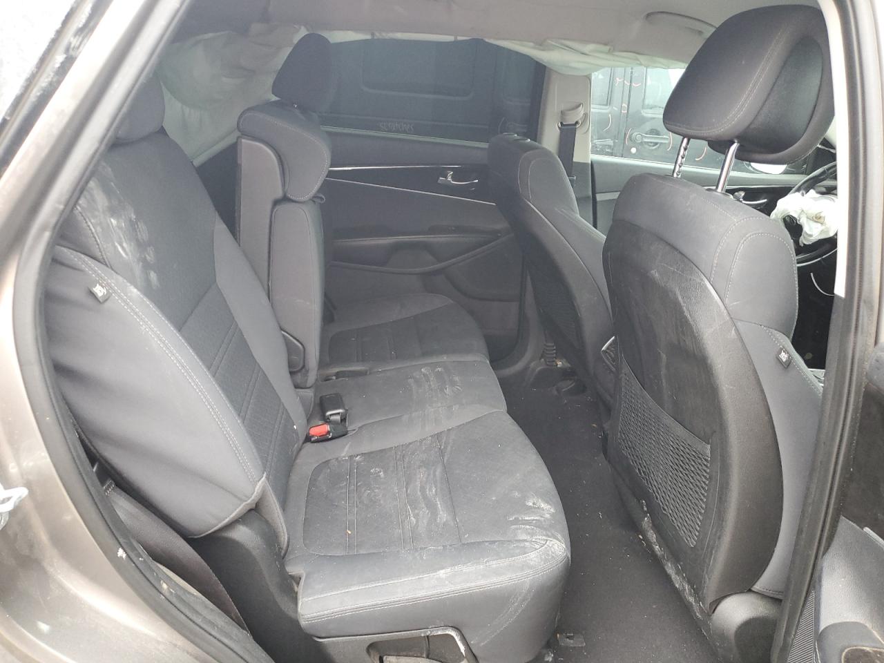 2016 Kia Sorento - Image 10