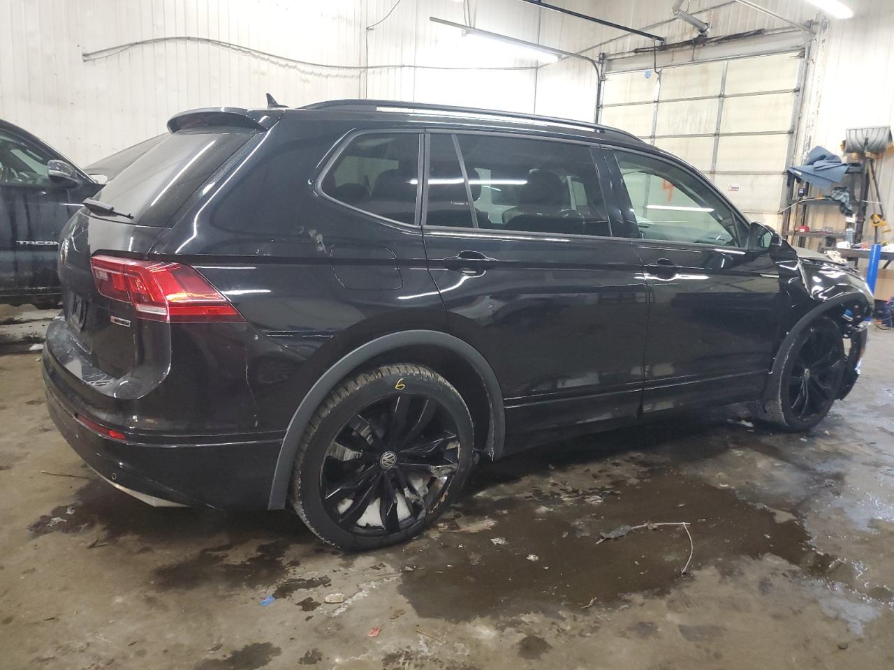 2021 Volkswagen Tiguan - Image 3