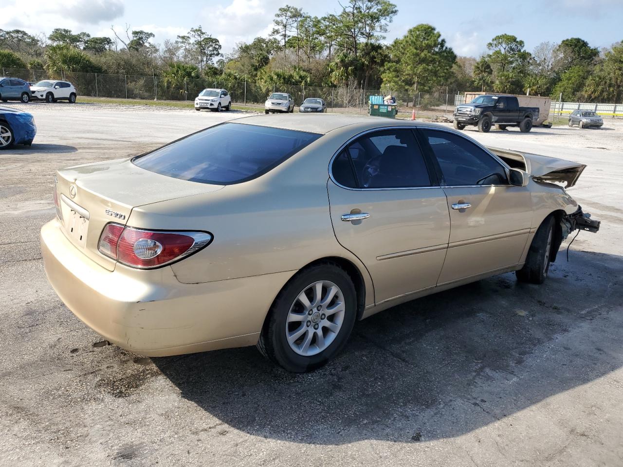 2002 Lexus ES - Image 3