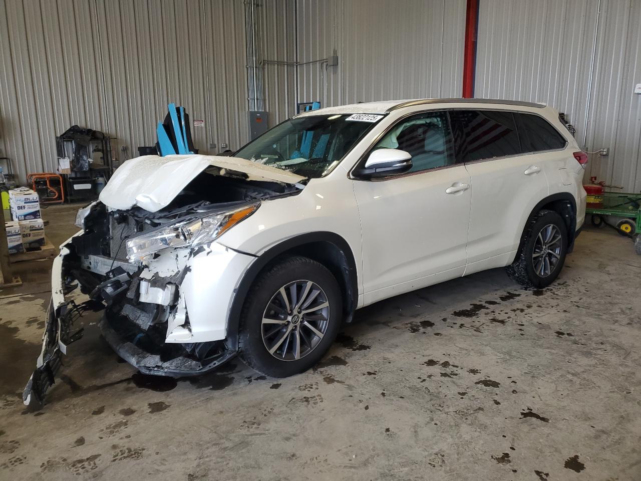 2018 Toyota Highlander - Image 1