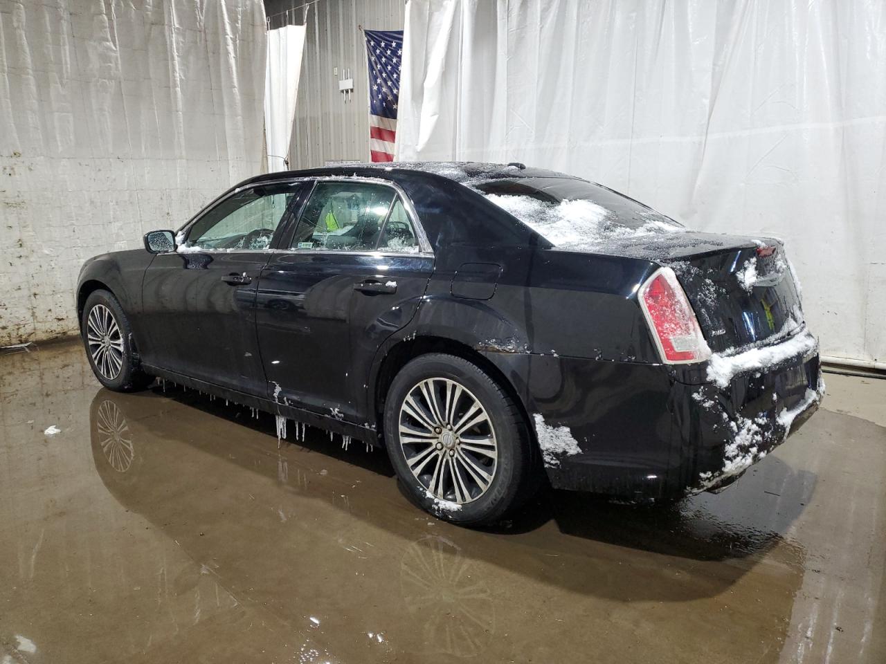 2013 Chrysler 300 - Image 2