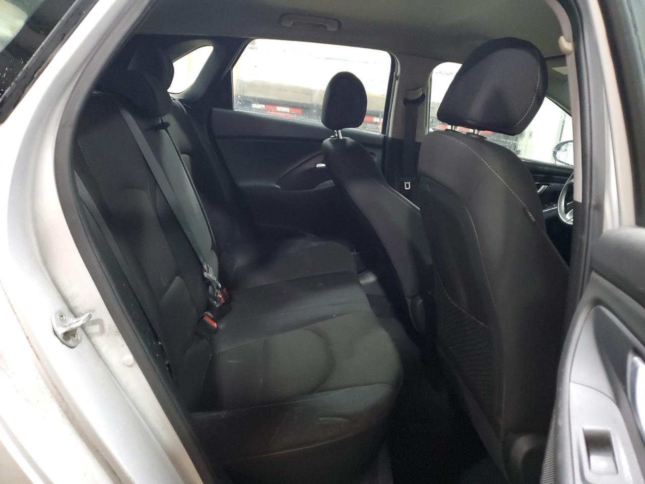 2018 Hyundai Elantra - Image 10