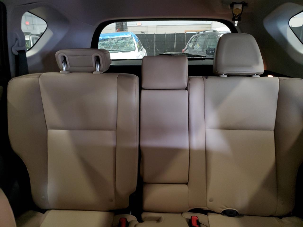 2015 Toyota RAV 4 - Image 10