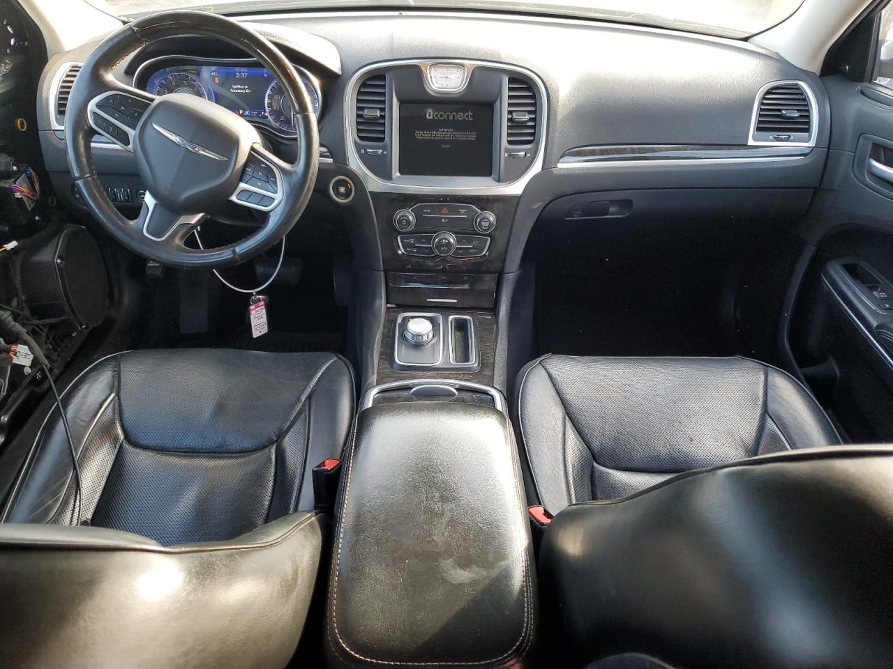 2017 Chrysler 300 - Image 8