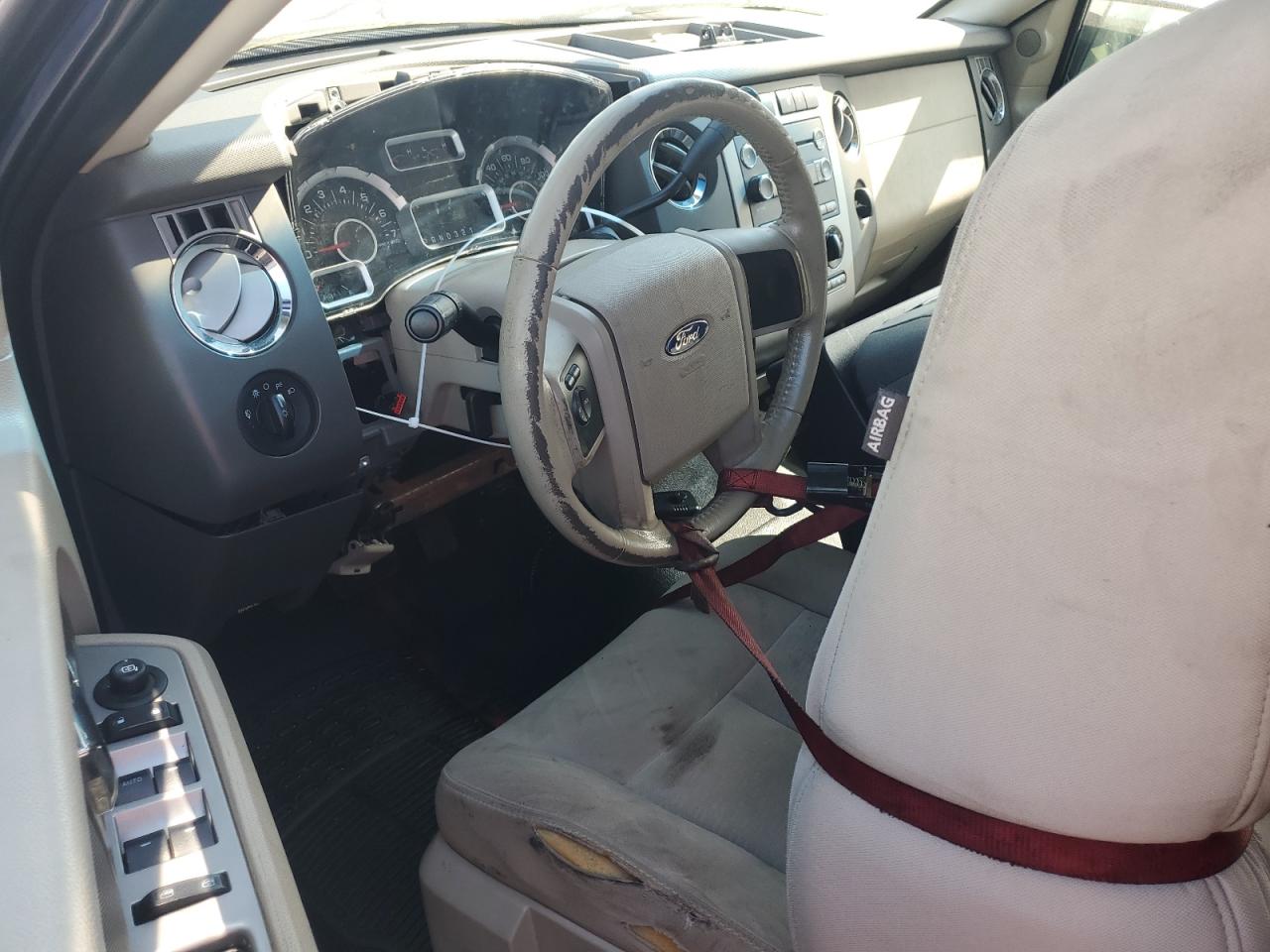 2011 Ford Expedition - Image 8
