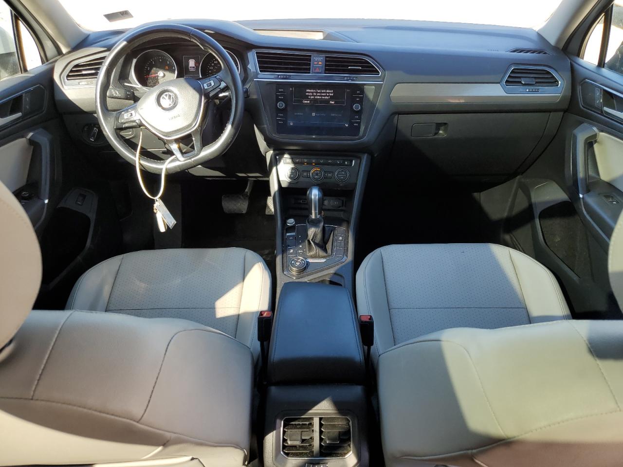 2018 Volkswagen Tiguan - Image 8