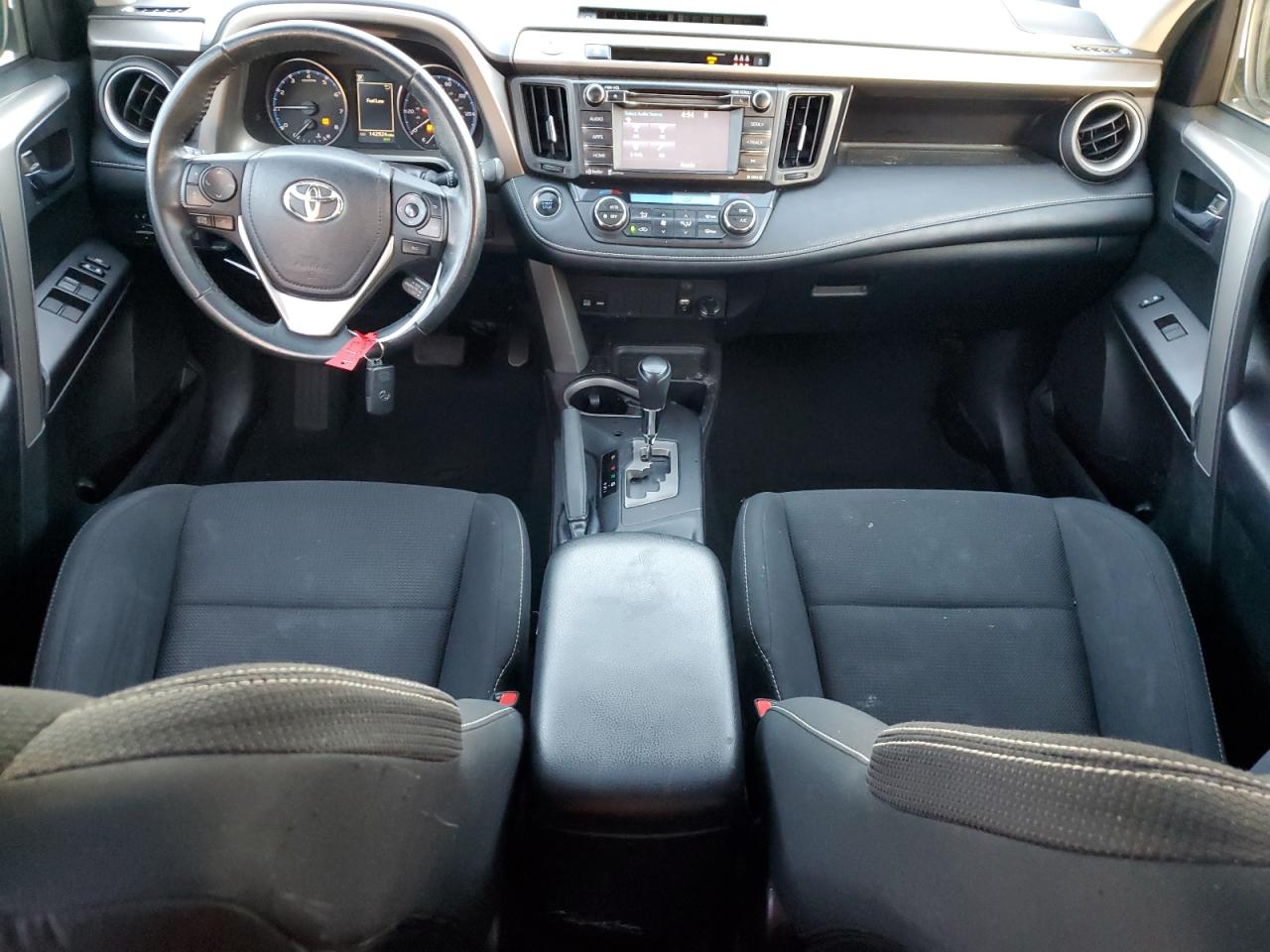 2018 Toyota RAV 4 - Image 8