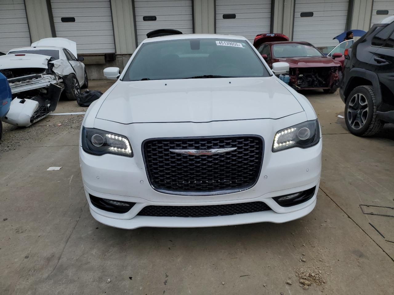 2018 Chrysler 300 - Image 5