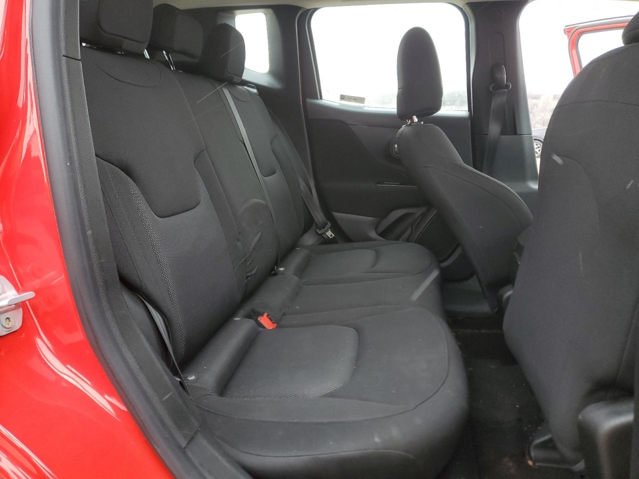 2020 Jeep Renegade - Image 11