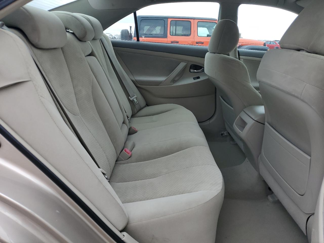 2009 Toyota Camry - Image 10