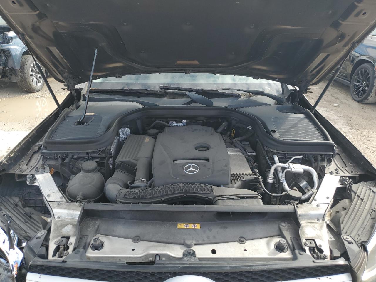 2016 Mercedes-Benz GLC - Image 12